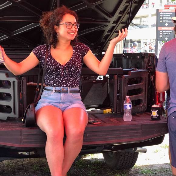 Meet your Posher, Monica - Picture 1 of 1